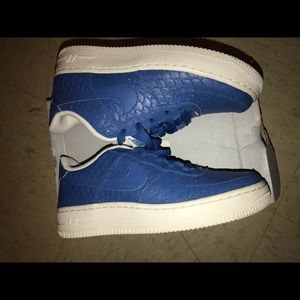 Nike sneakers (kid size)